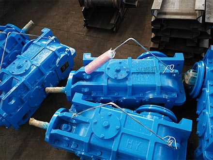 礦用輸送機(jī)用JS40減速器 可側(cè)式或臥式水平安裝 性能穩(wěn)定